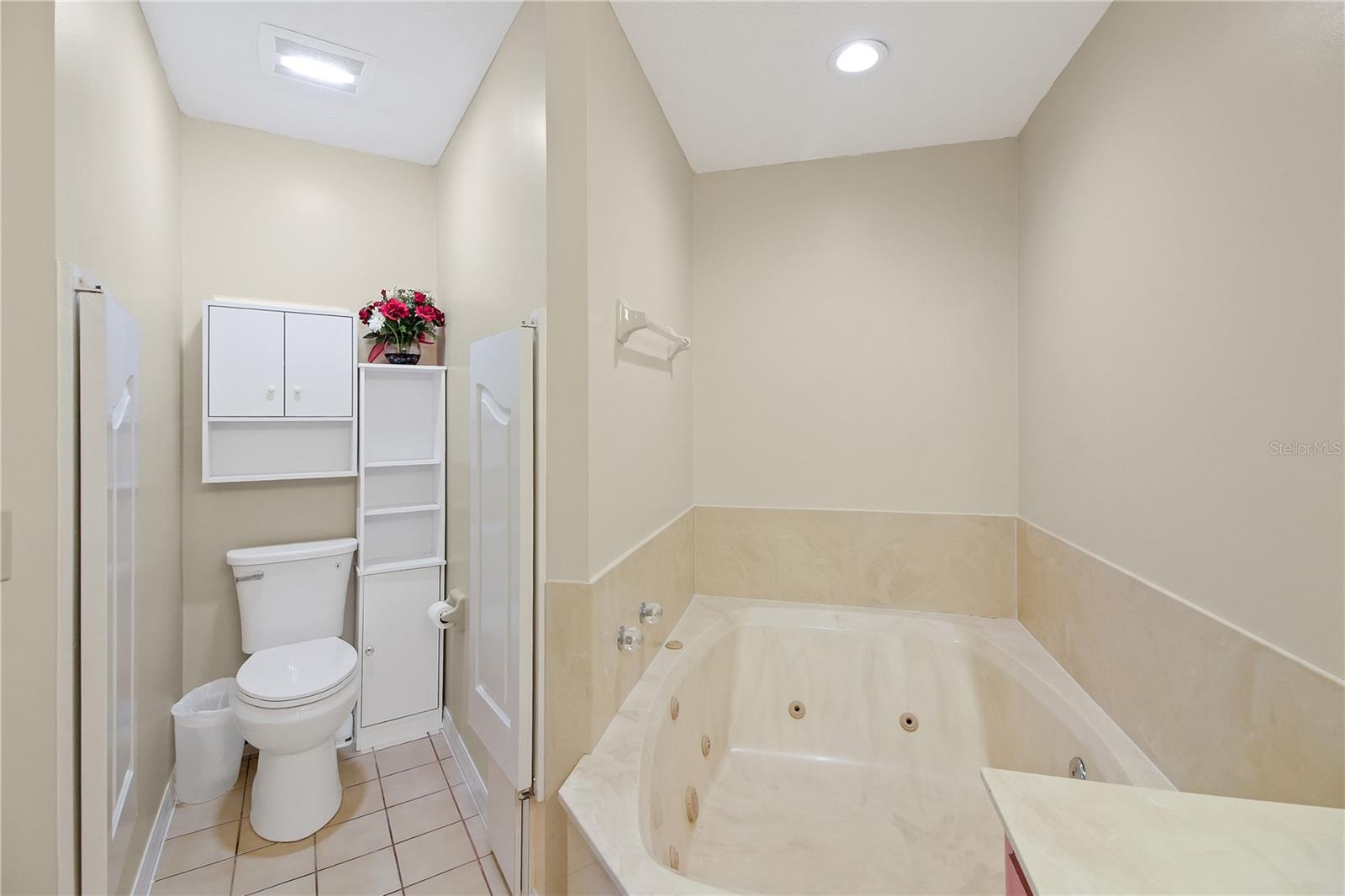 LADY LAKE BAGGETT ESTATES - Residential
