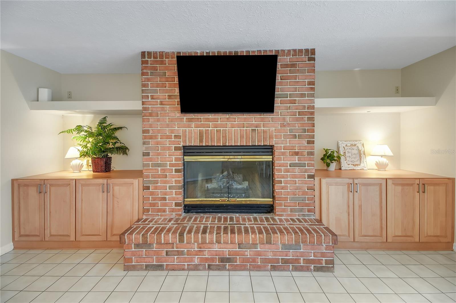 LADY LAKE BAGGETT ESTATES - Residential