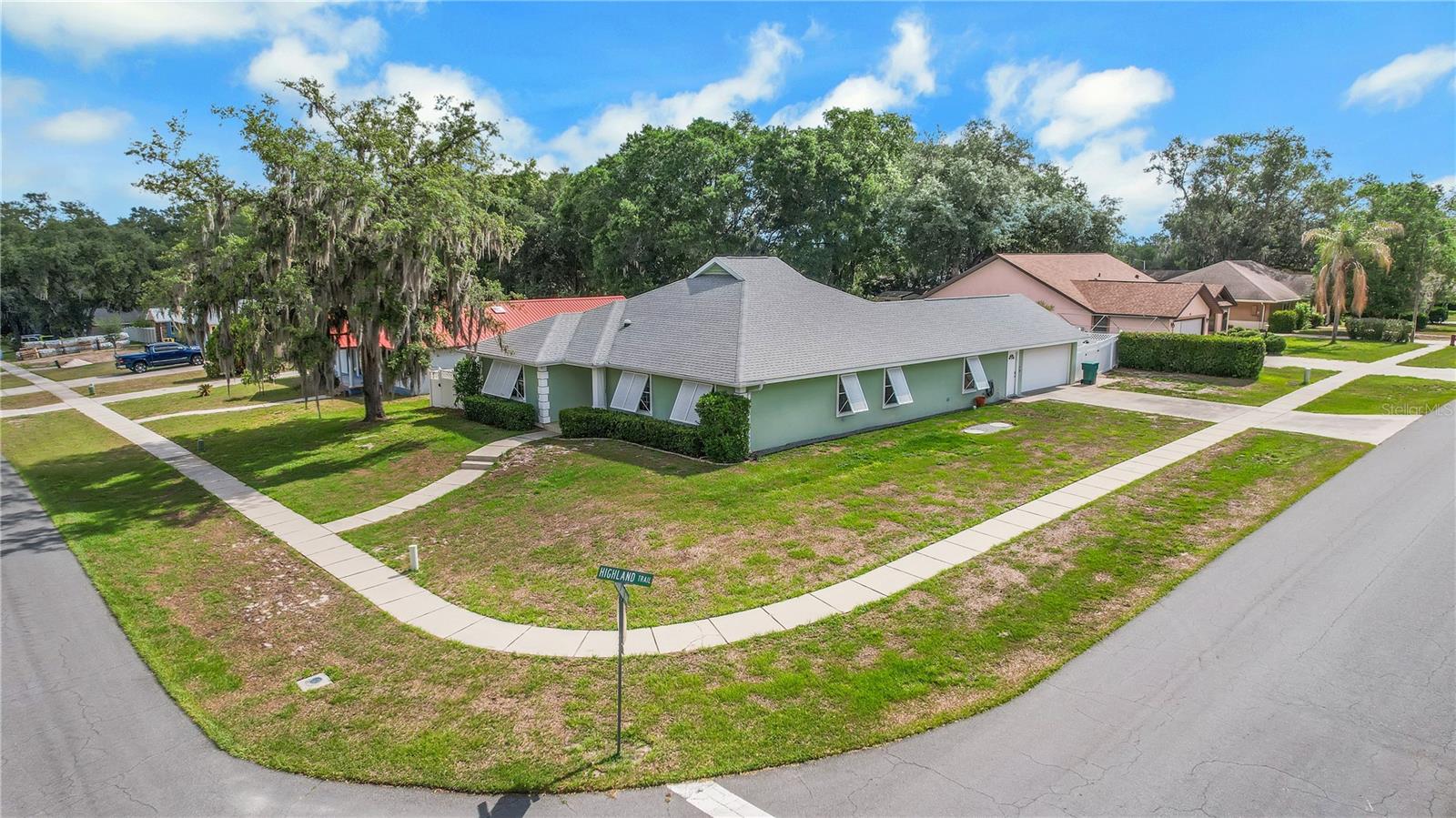 LADY LAKE BAGGETT ESTATES - Residential