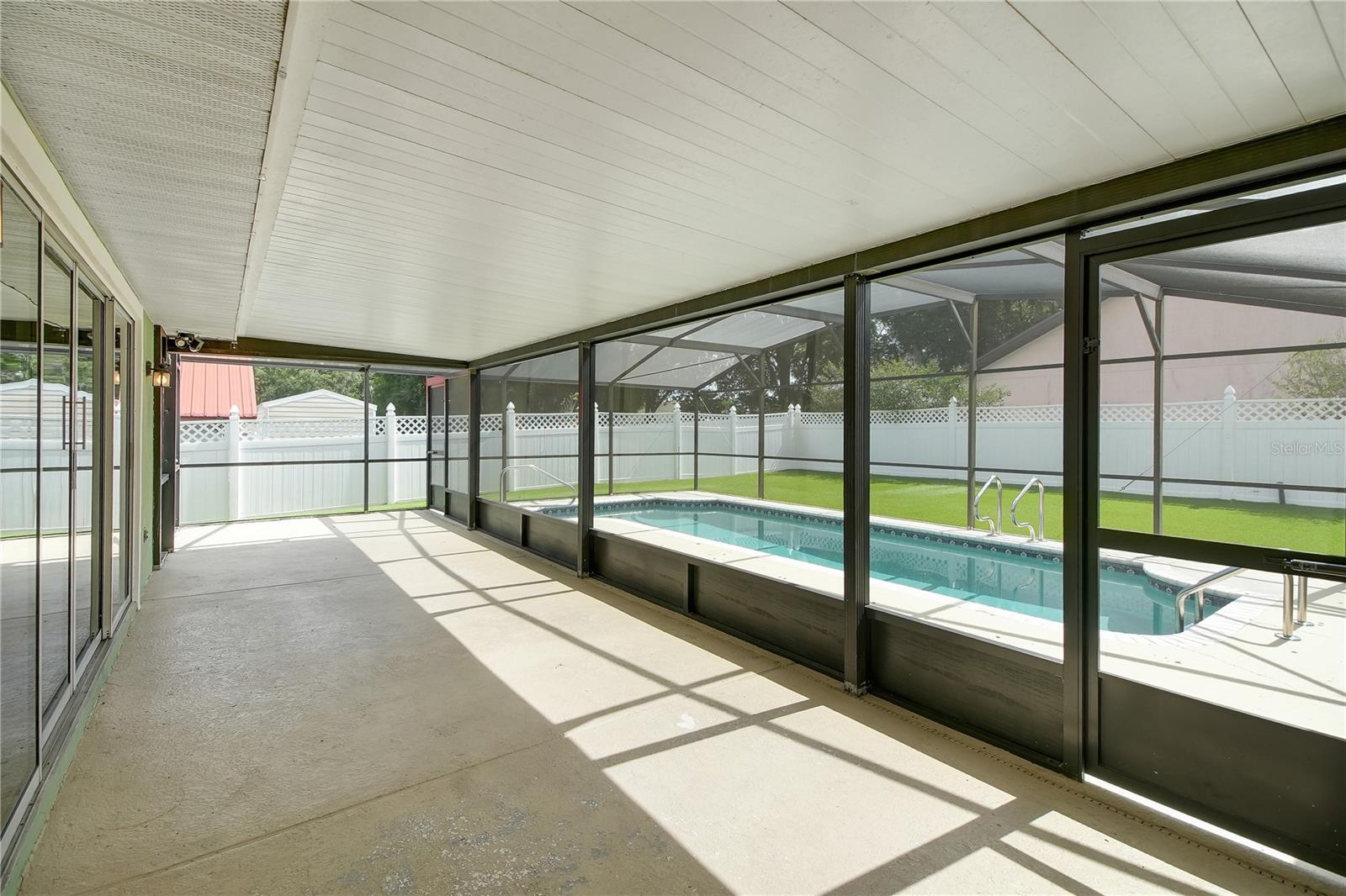 LADY LAKE BAGGETT ESTATES - Residential