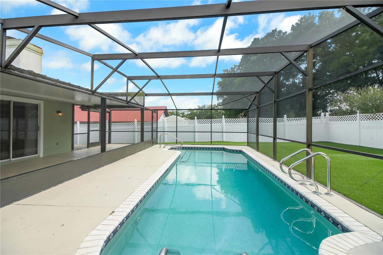 LADY LAKE BAGGETT ESTATES - Residential