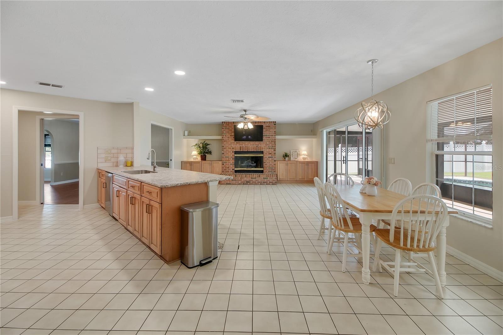 LADY LAKE BAGGETT ESTATES - Residential