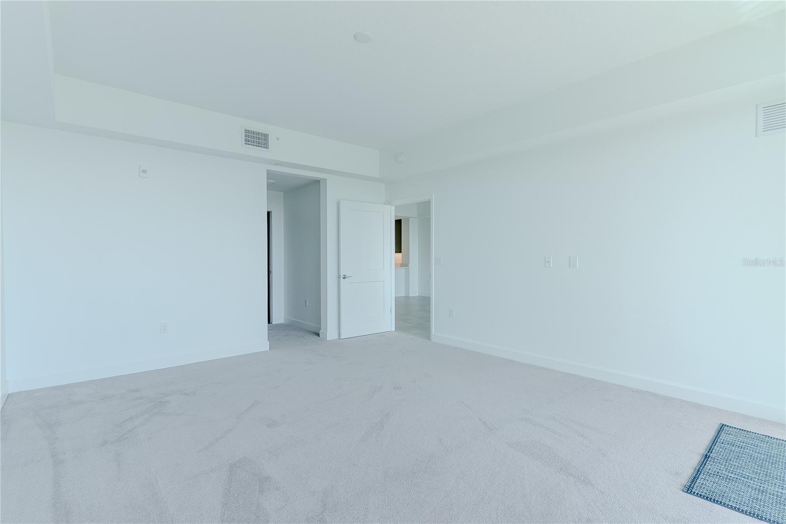 DOLPHIN HARBOUR CONDO - Residential