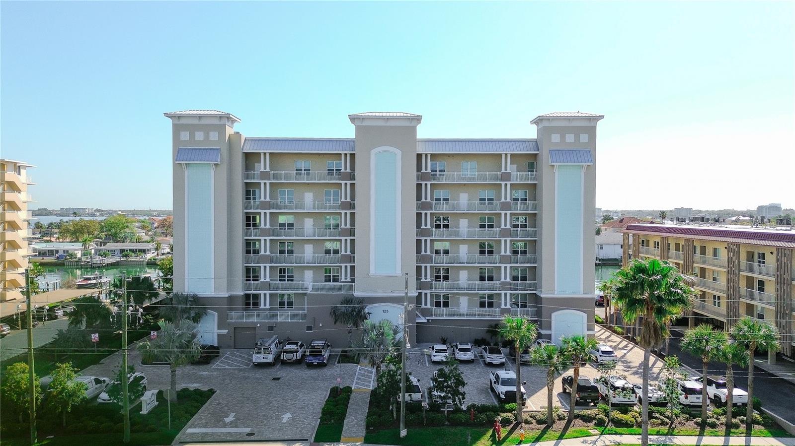 DOLPHIN HARBOUR CONDO - Residential