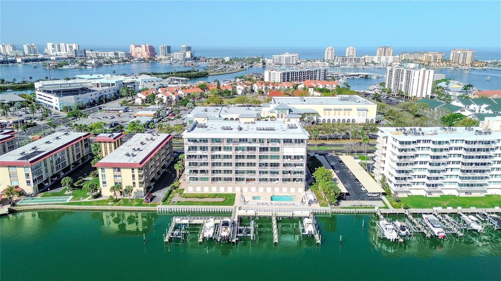DOLPHIN HARBOUR CONDO - Residential