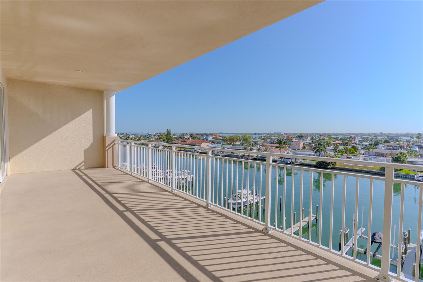 DOLPHIN HARBOUR CONDO - Residential