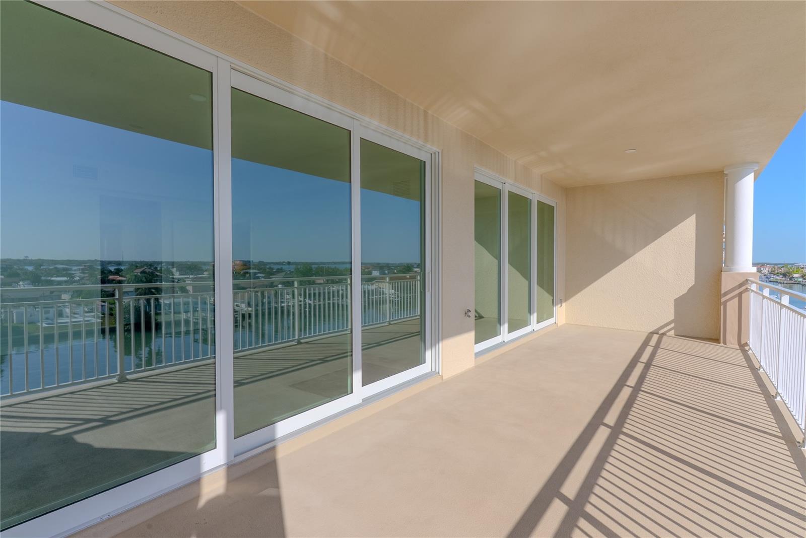 DOLPHIN HARBOUR CONDO - Residential