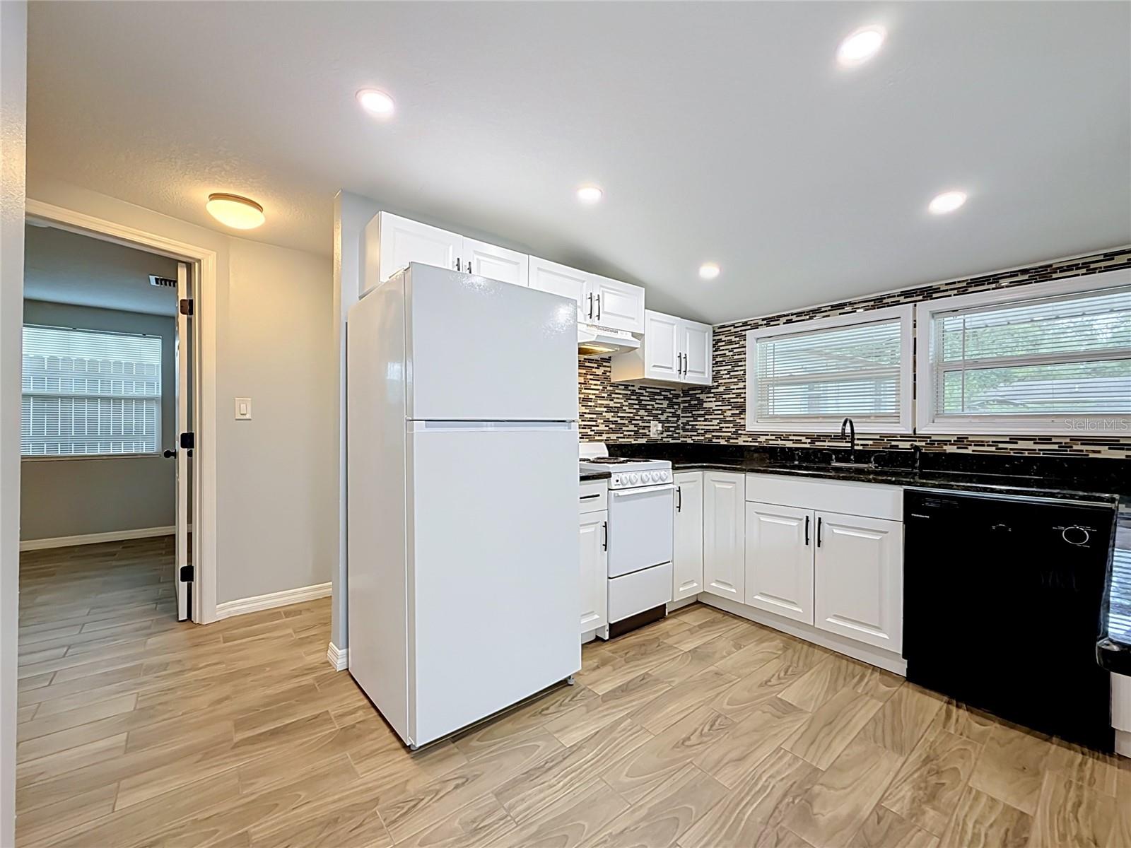 ROOSEVELT GROVES - Residential
