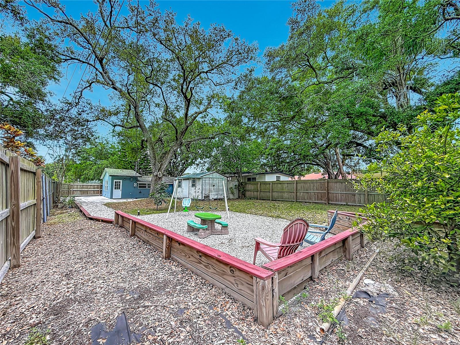 ROOSEVELT GROVES - Residential