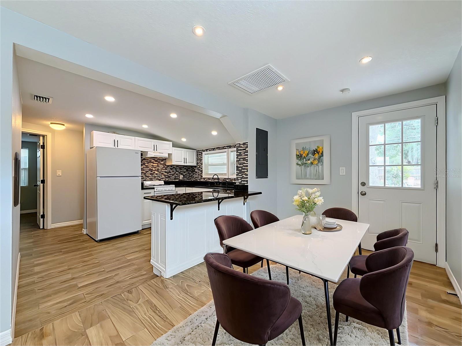 ROOSEVELT GROVES - Residential