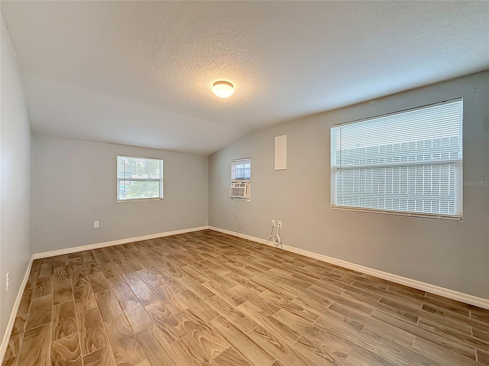 ROOSEVELT GROVES - Residential