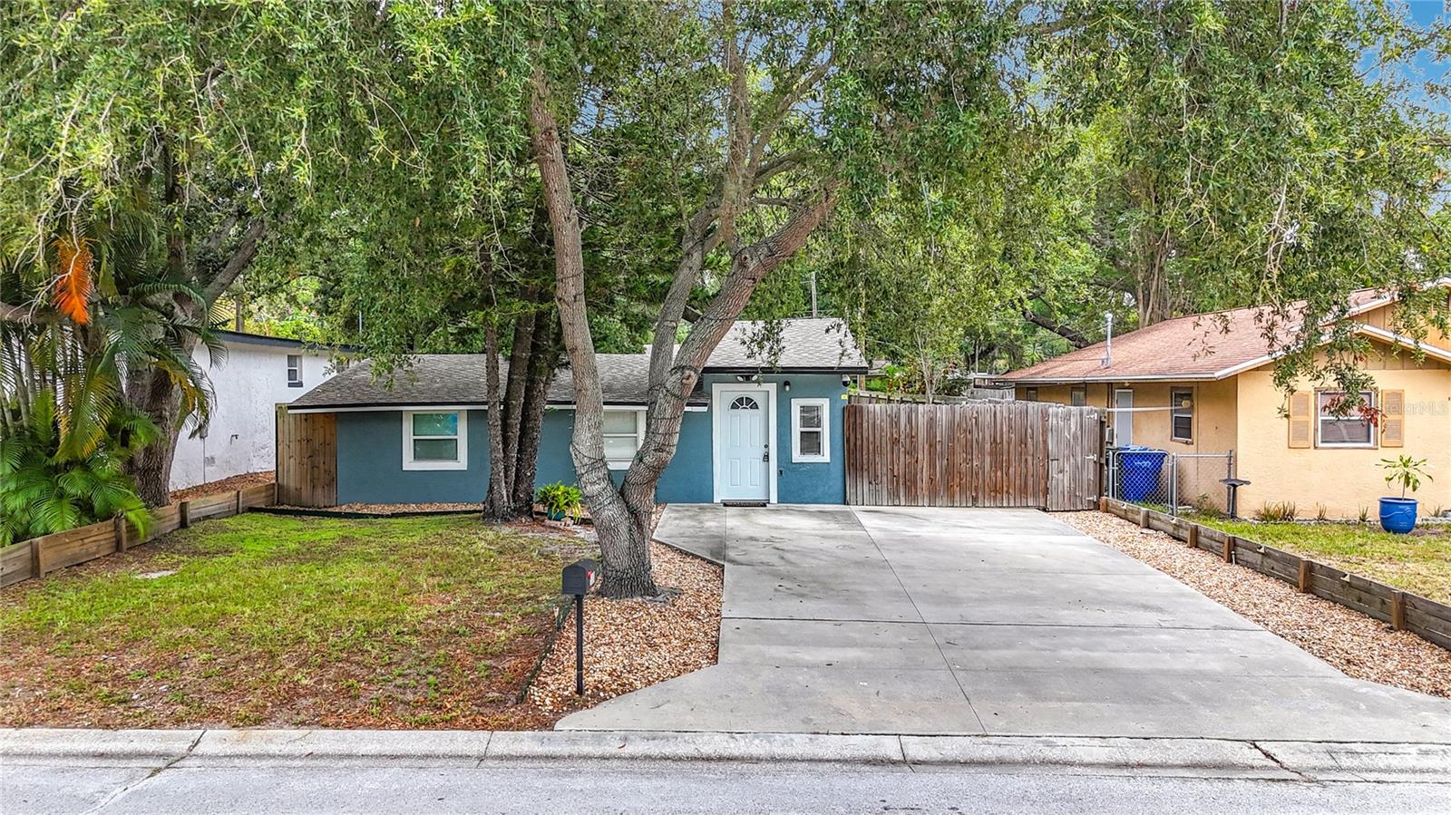 ROOSEVELT GROVES - Residential