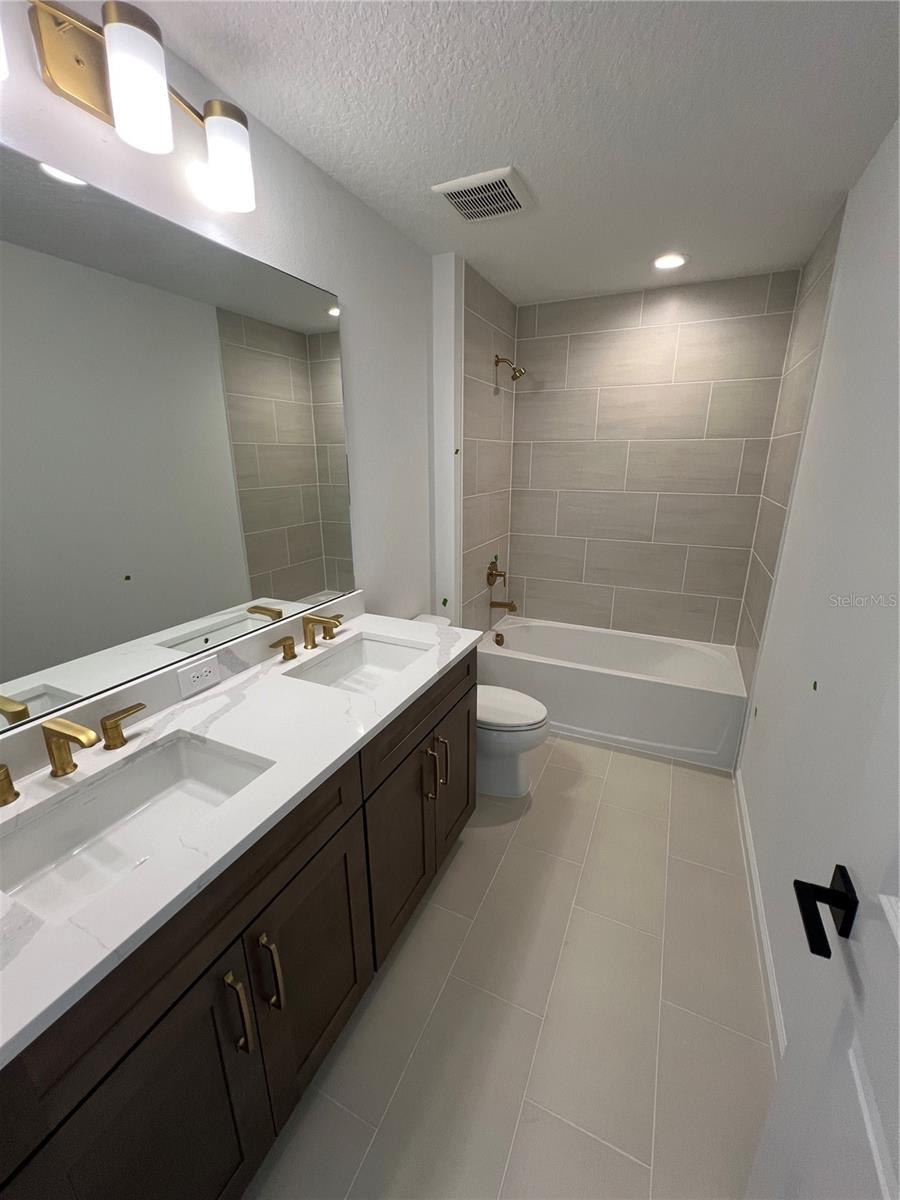 BRONSON PEAK - Residential