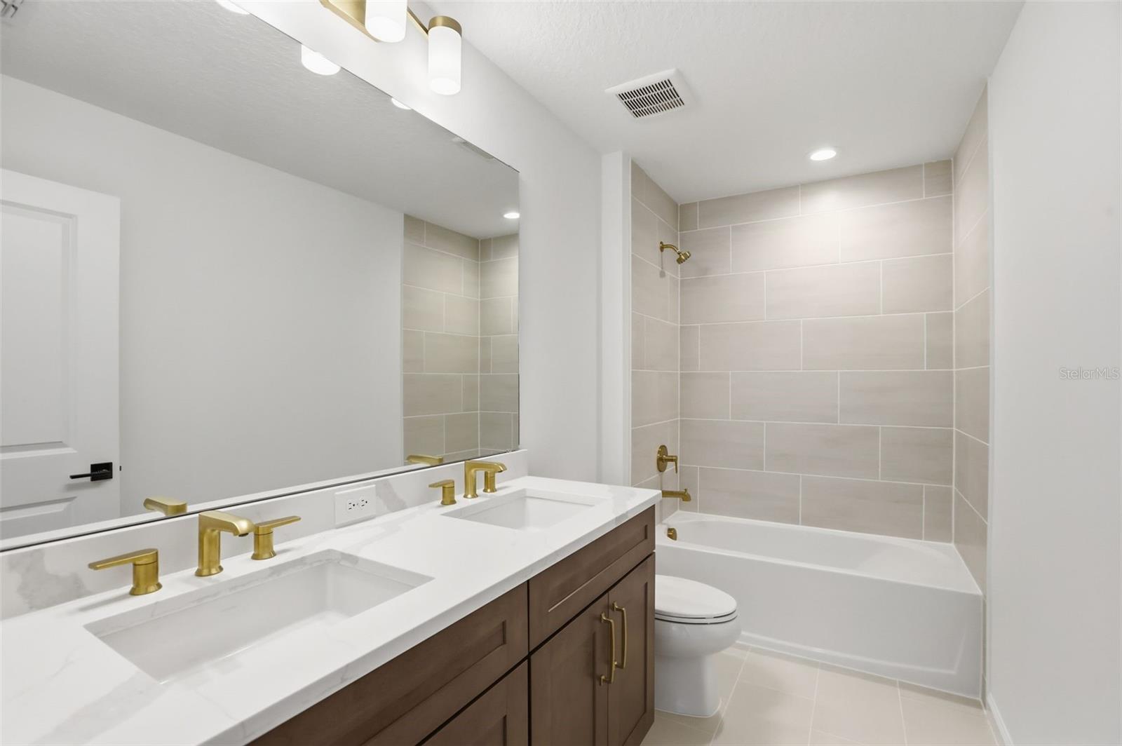 BRONSON PEAK - Residential
