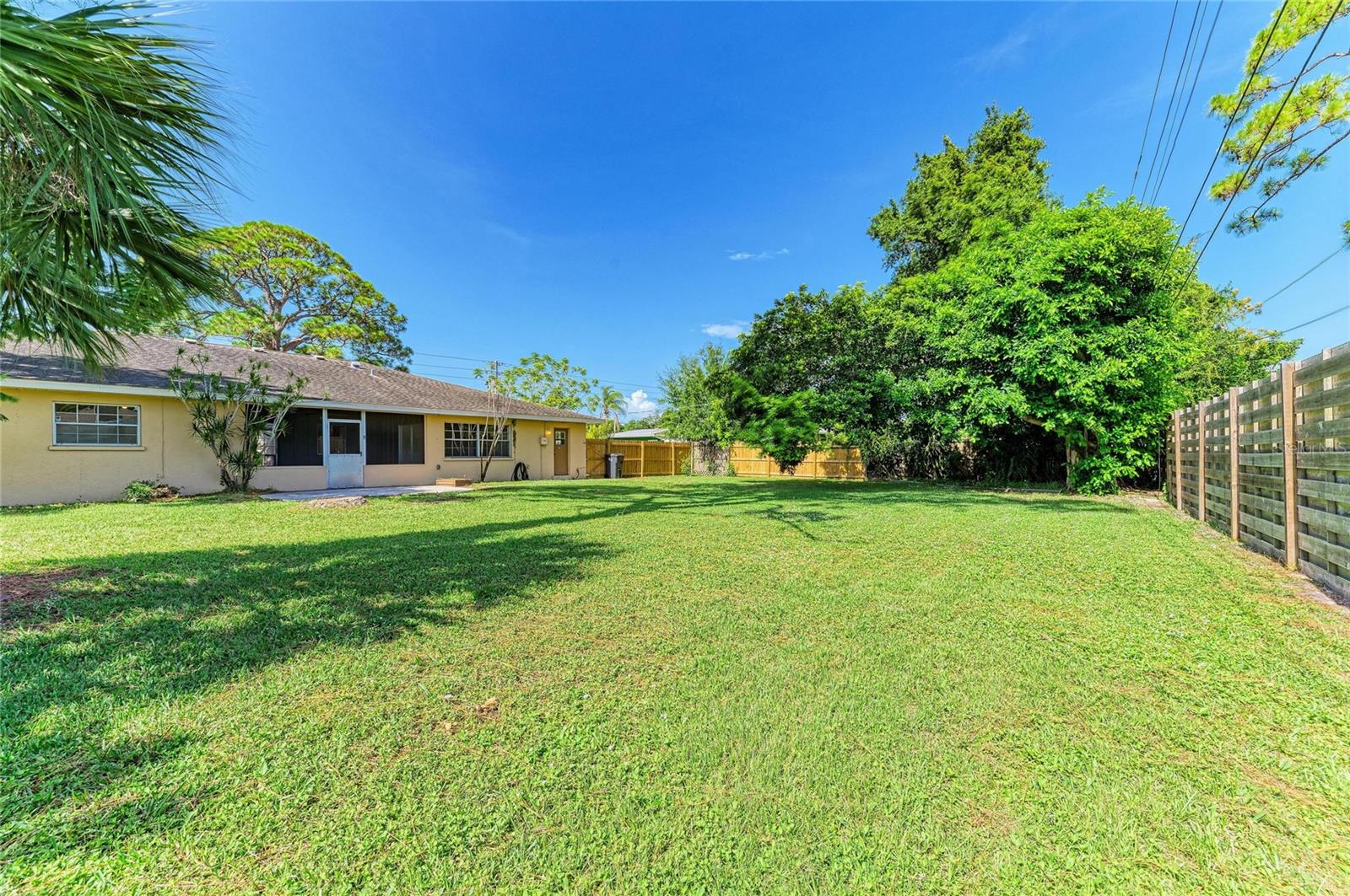 GOLF CLUB GARDENS RESUBDIVIDED - Residential