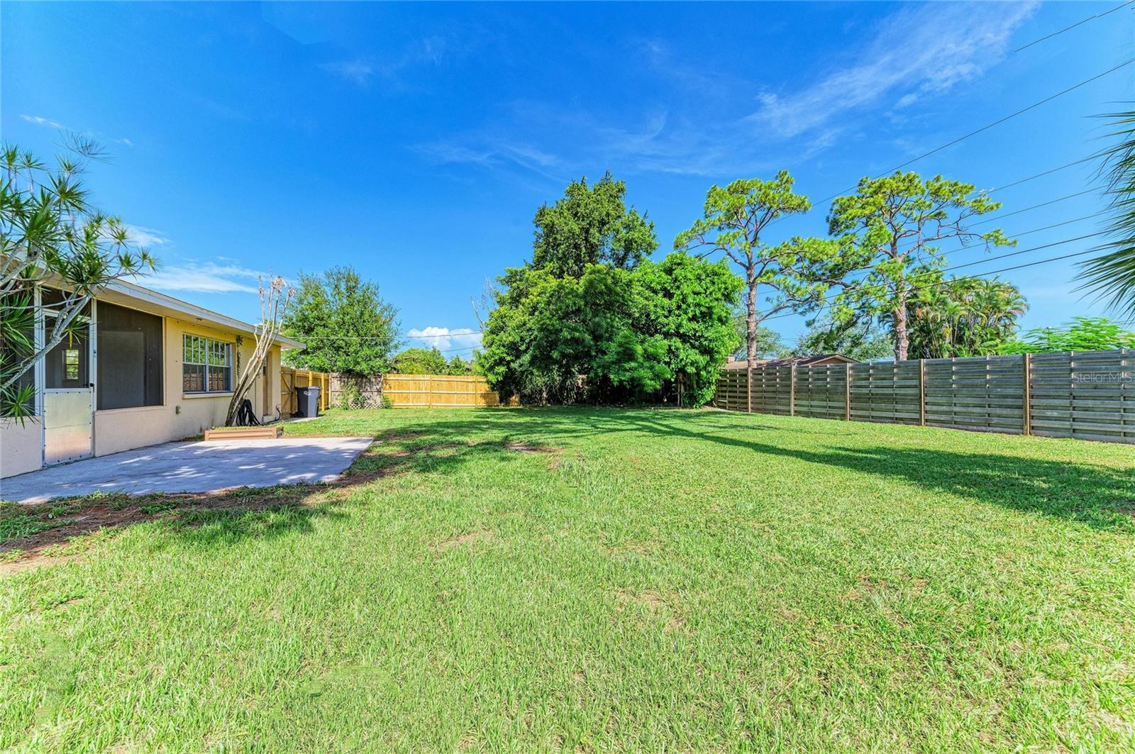 GOLF CLUB GARDENS RESUBDIVIDED - Residential