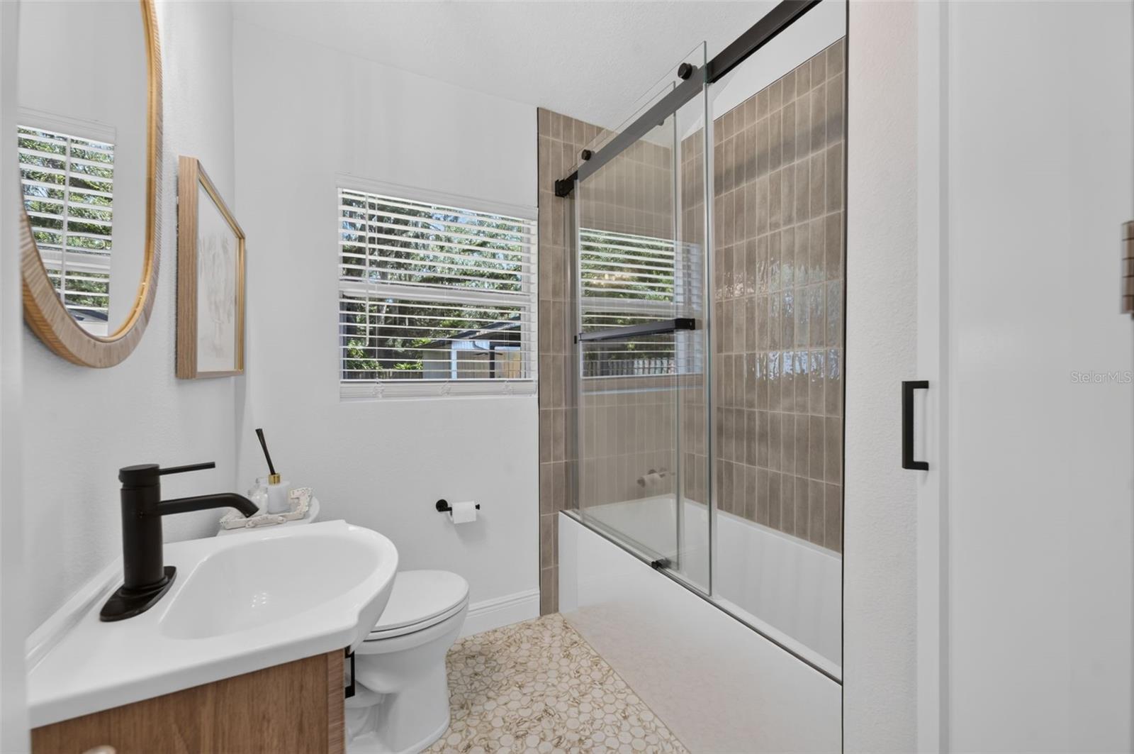 LAKE KNOWLES TERRACE 2ND ADD - Residential