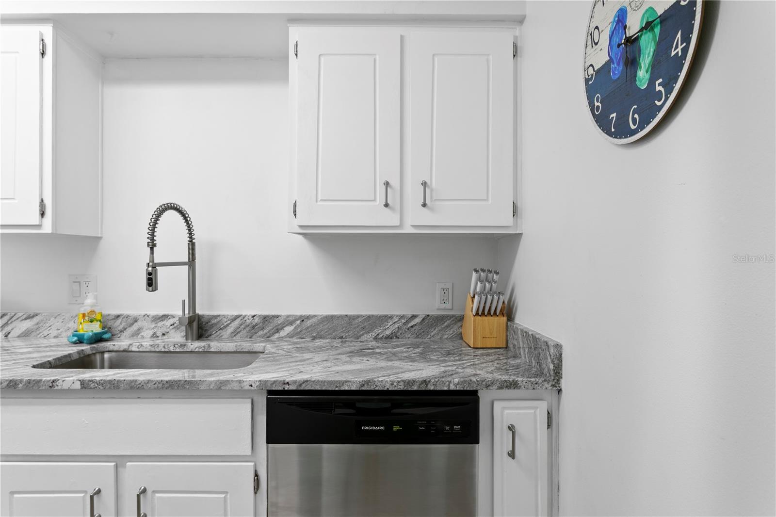 MAGNOLIA SQUARE CONDO INC - Residential