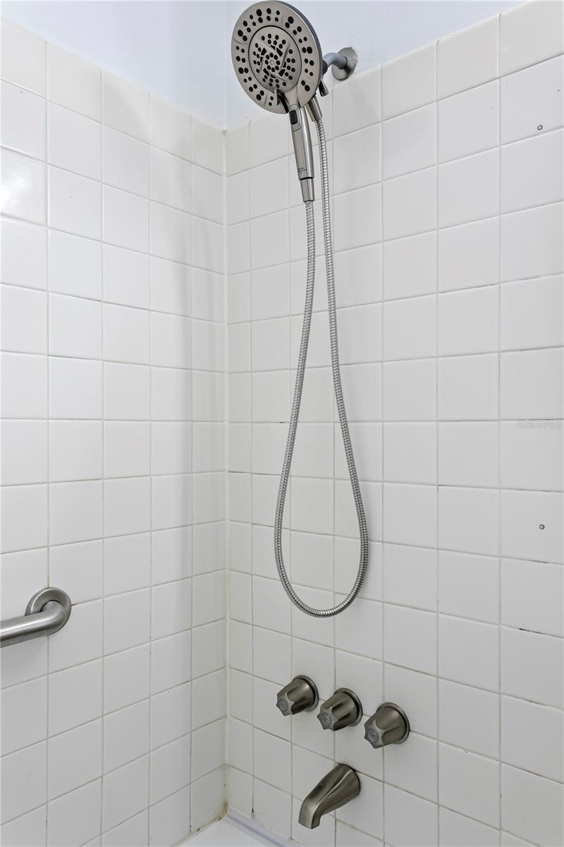 MAGNOLIA SQUARE CONDO INC - Residential