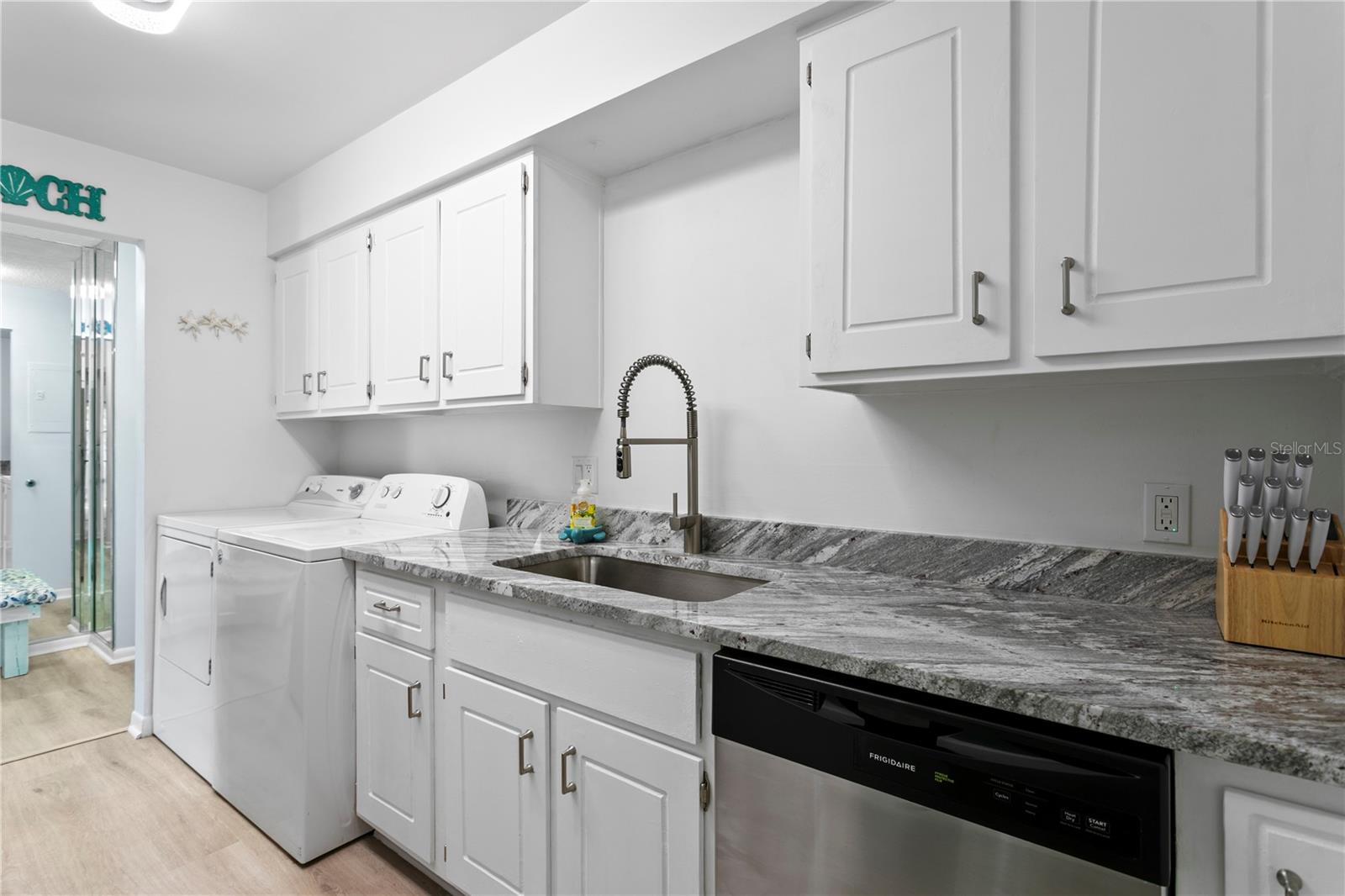 MAGNOLIA SQUARE CONDO INC - Residential