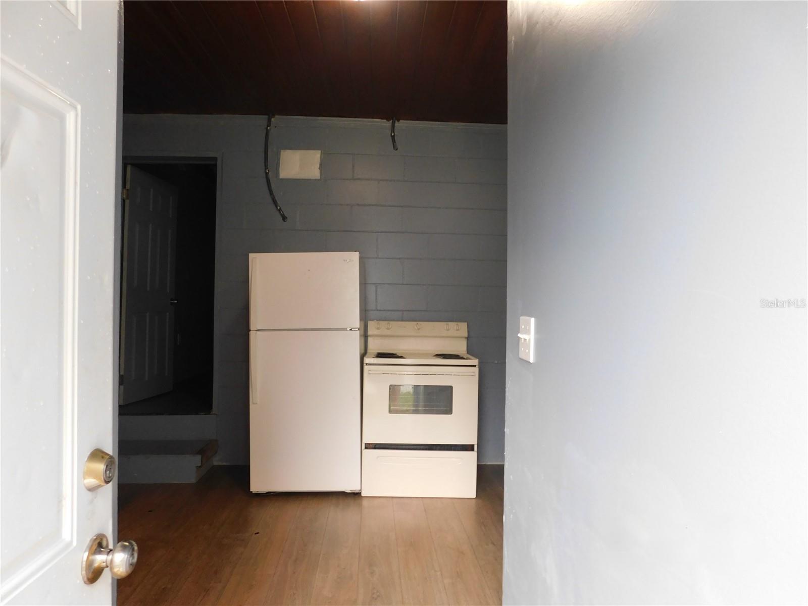 HAMNERS W E HOMESTEAD ACRES - Residential Income