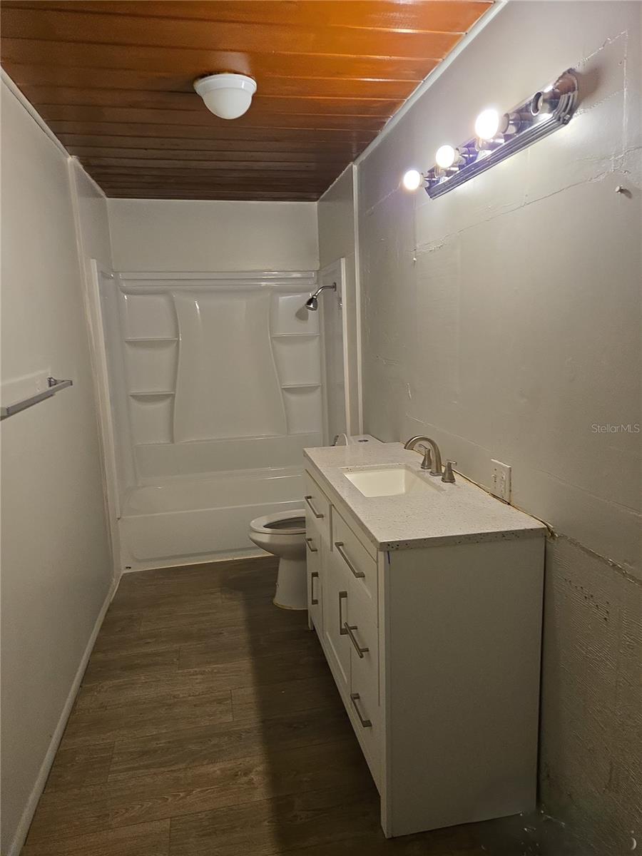 HAMNERS W E HOMESTEAD ACRES - Residential Income