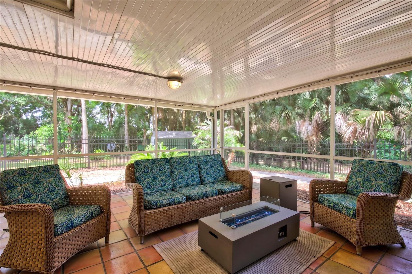 LAKE BEAUCLAIRE SUB - Residential