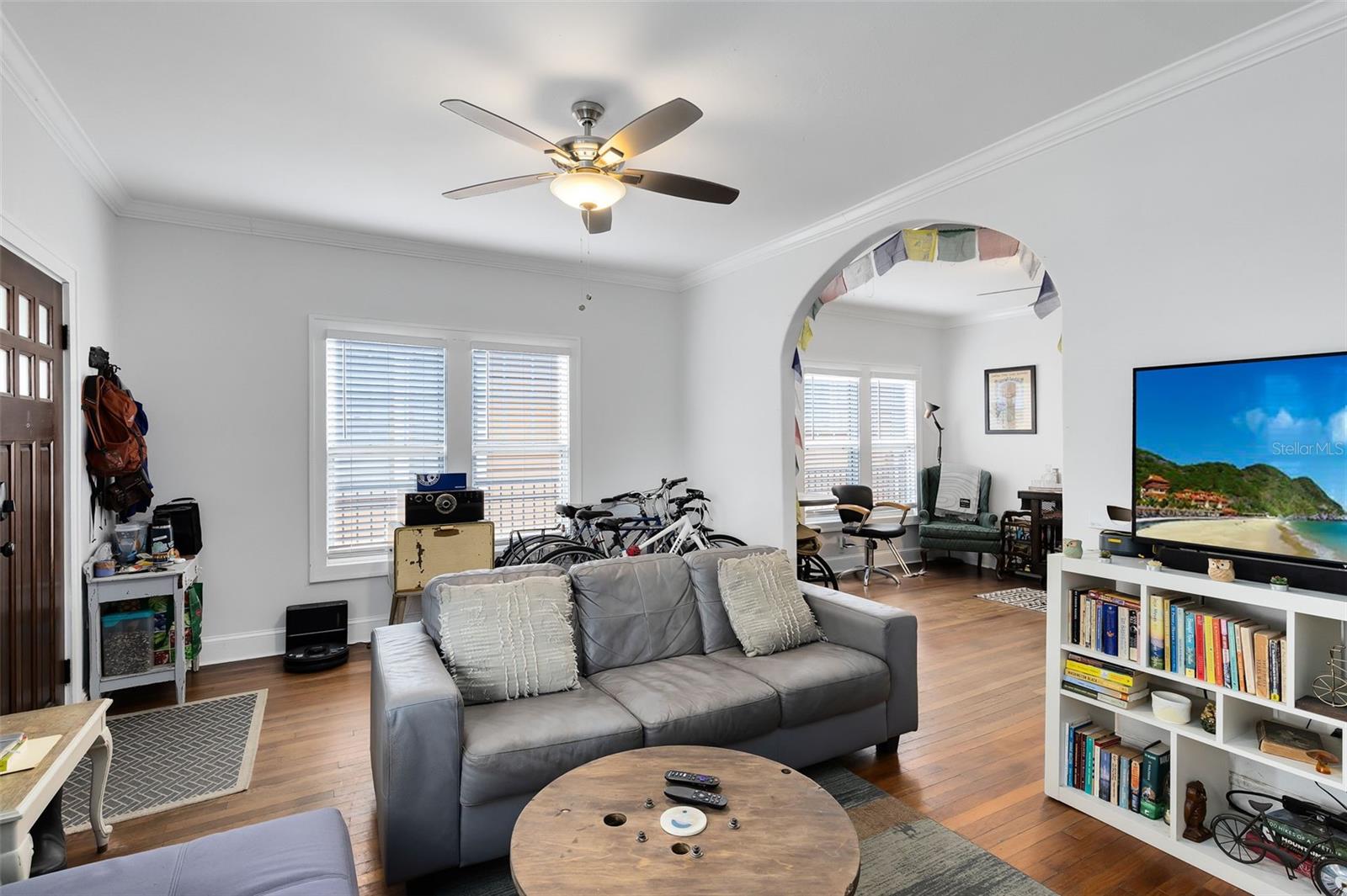 COLONIAL PARK - Residential Income