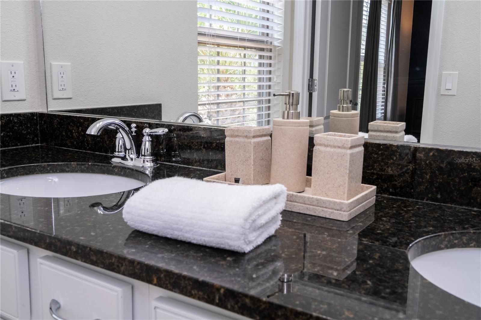 WINDSOR AT WESTSIDE PH 1 - Residential