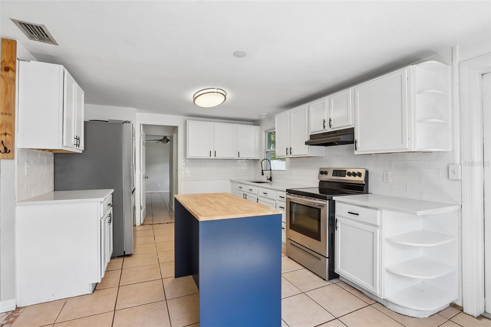 FAIRLAWN PARK MANOR - Residential