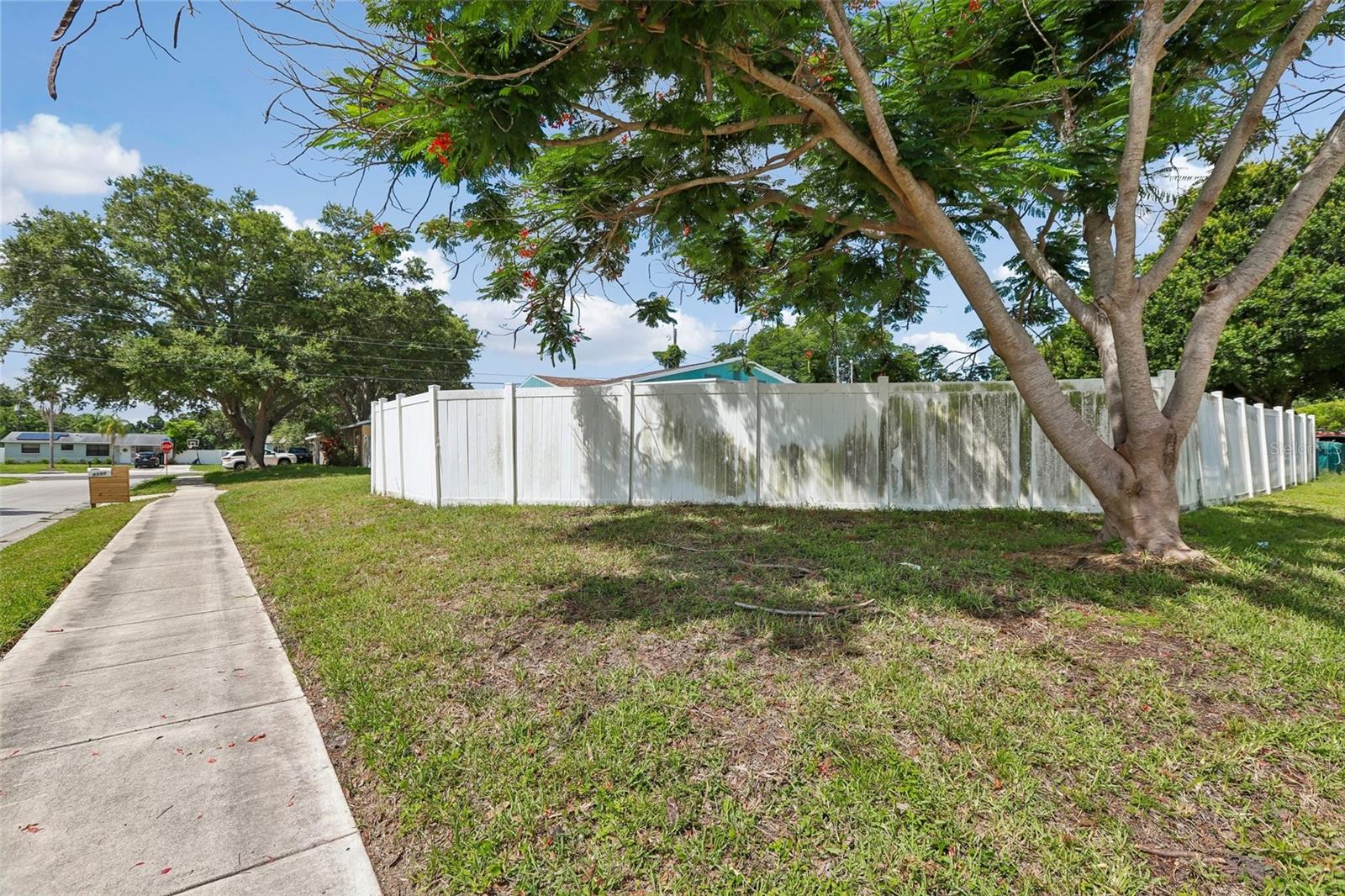 FAIRLAWN PARK MANOR - Residential