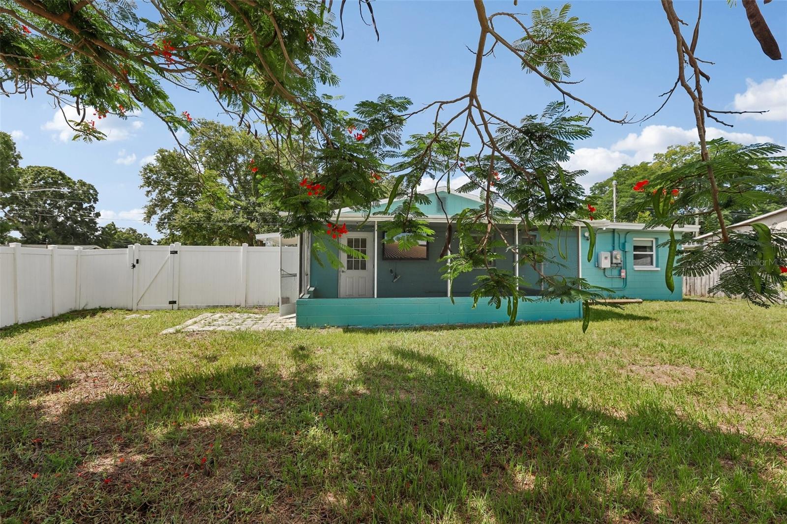 FAIRLAWN PARK MANOR - Residential