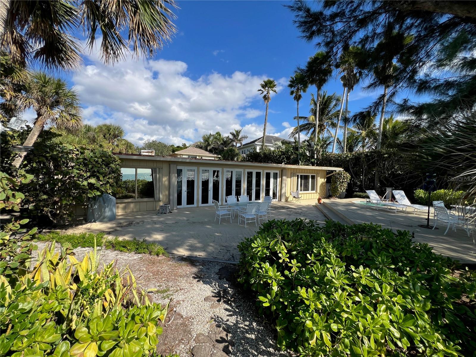POINT OF ROCKS - Residential