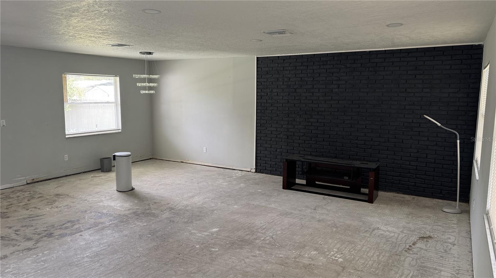 WINTER WOODS UNIT 01 - Residential