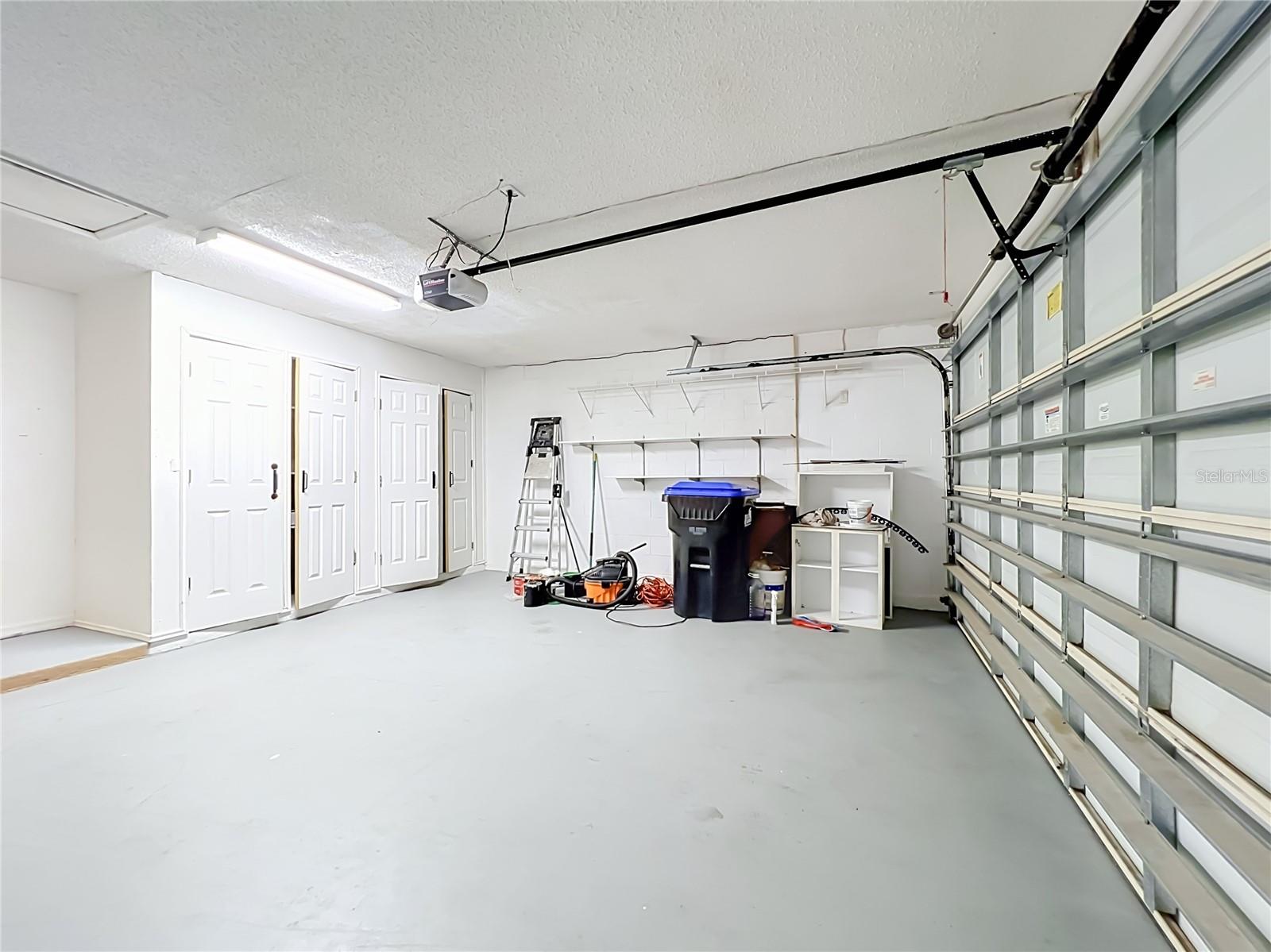 HUNTERS CREEK TR 350 PH 01 - Residential