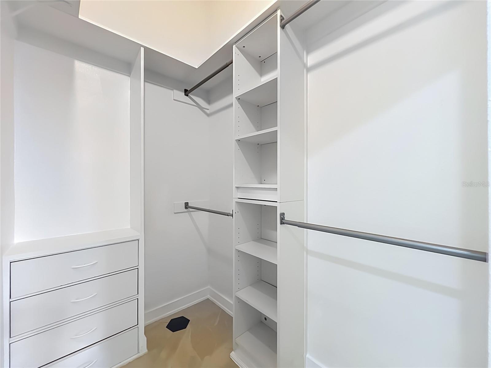 HUNTERS CREEK TR 350 PH 01 - Residential
