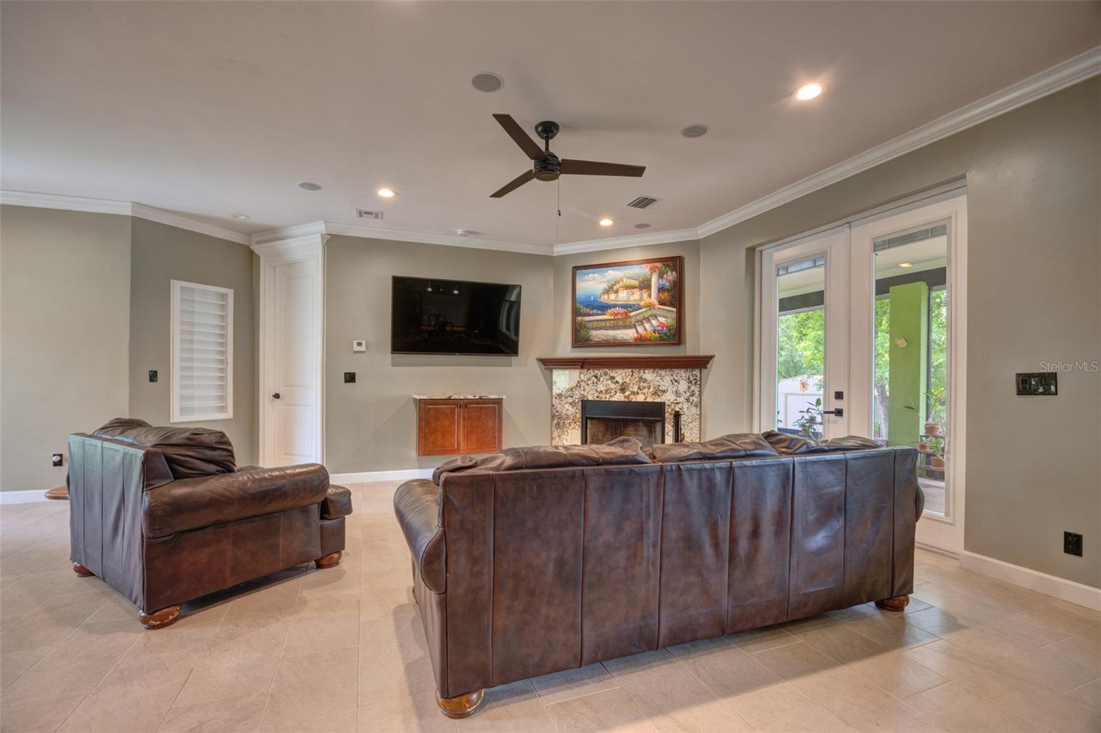 RIVERSIDE ESTATES - Residential