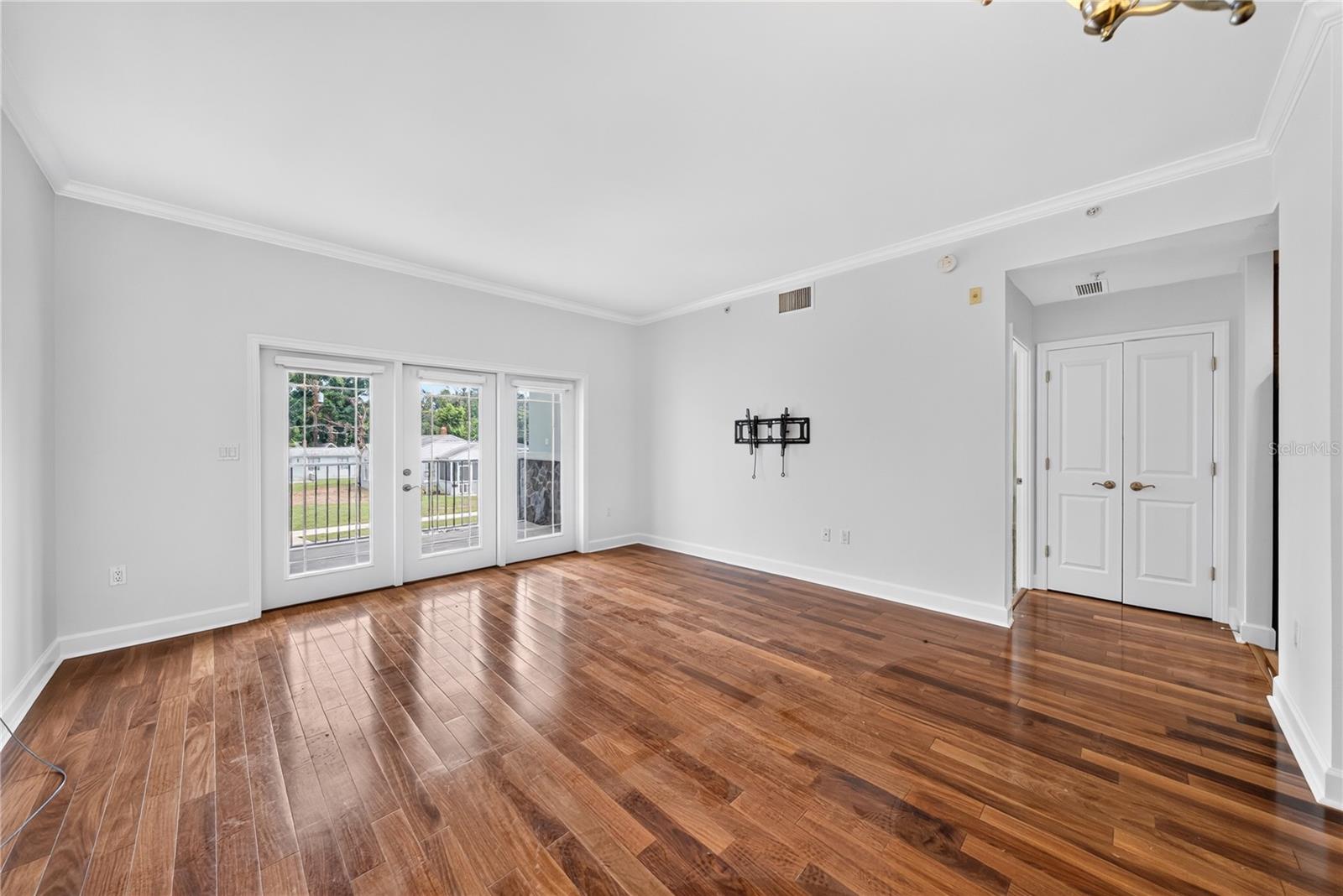 WELLESLEY CONDO - Residential