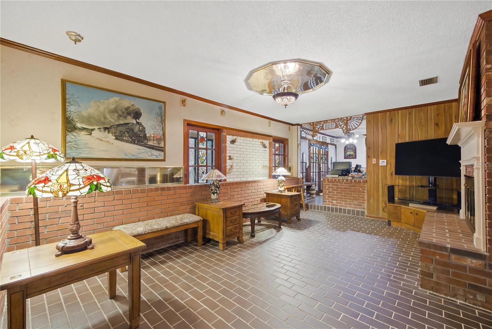 TAMPA & TARPON SPGS LAND CO - Residential