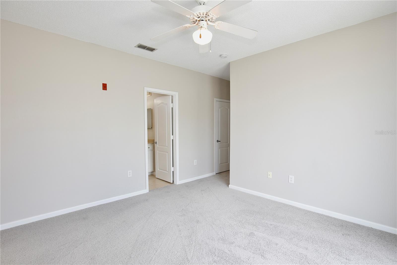 VILLANOVA AT HUNTERS CREEK CONDOMINIUM - Residential