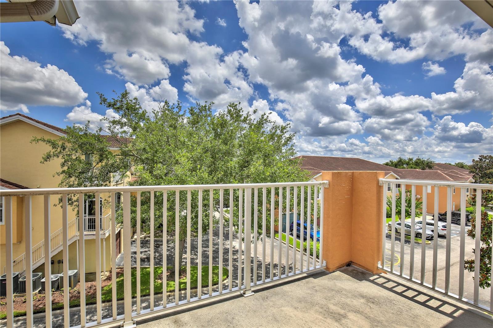VILLANOVA AT HUNTERS CREEK CONDOMINIUM - Residential