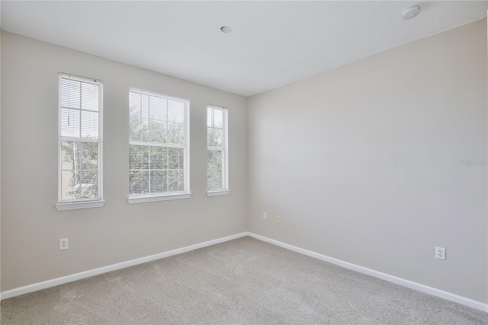 VILLANOVA AT HUNTERS CREEK CONDOMINIUM - Residential