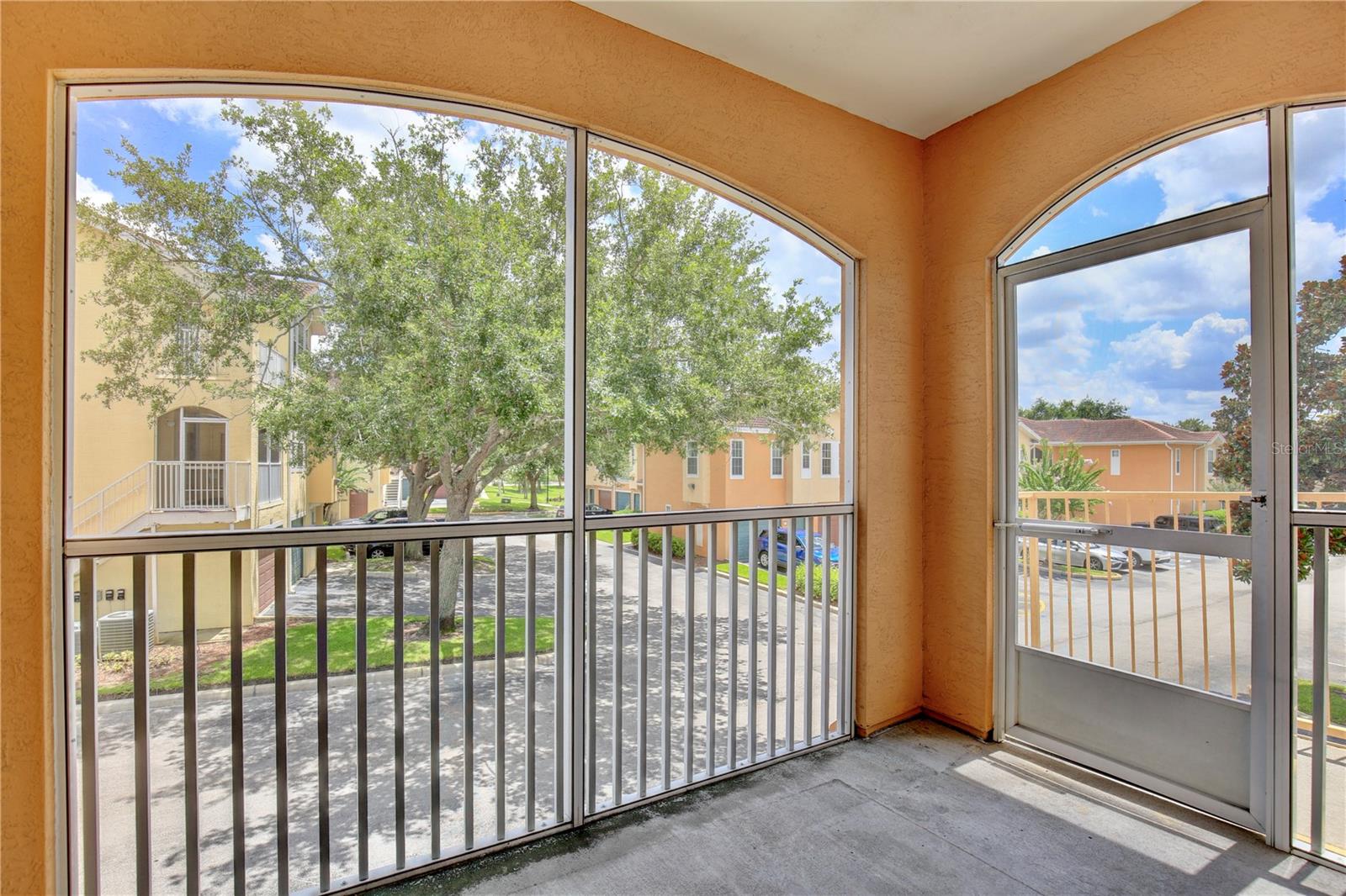 VILLANOVA AT HUNTERS CREEK CONDOMINIUM - Residential