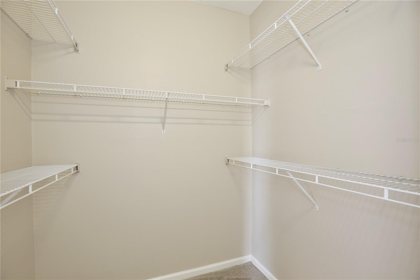 VILLANOVA AT HUNTERS CREEK CONDOMINIUM - Residential