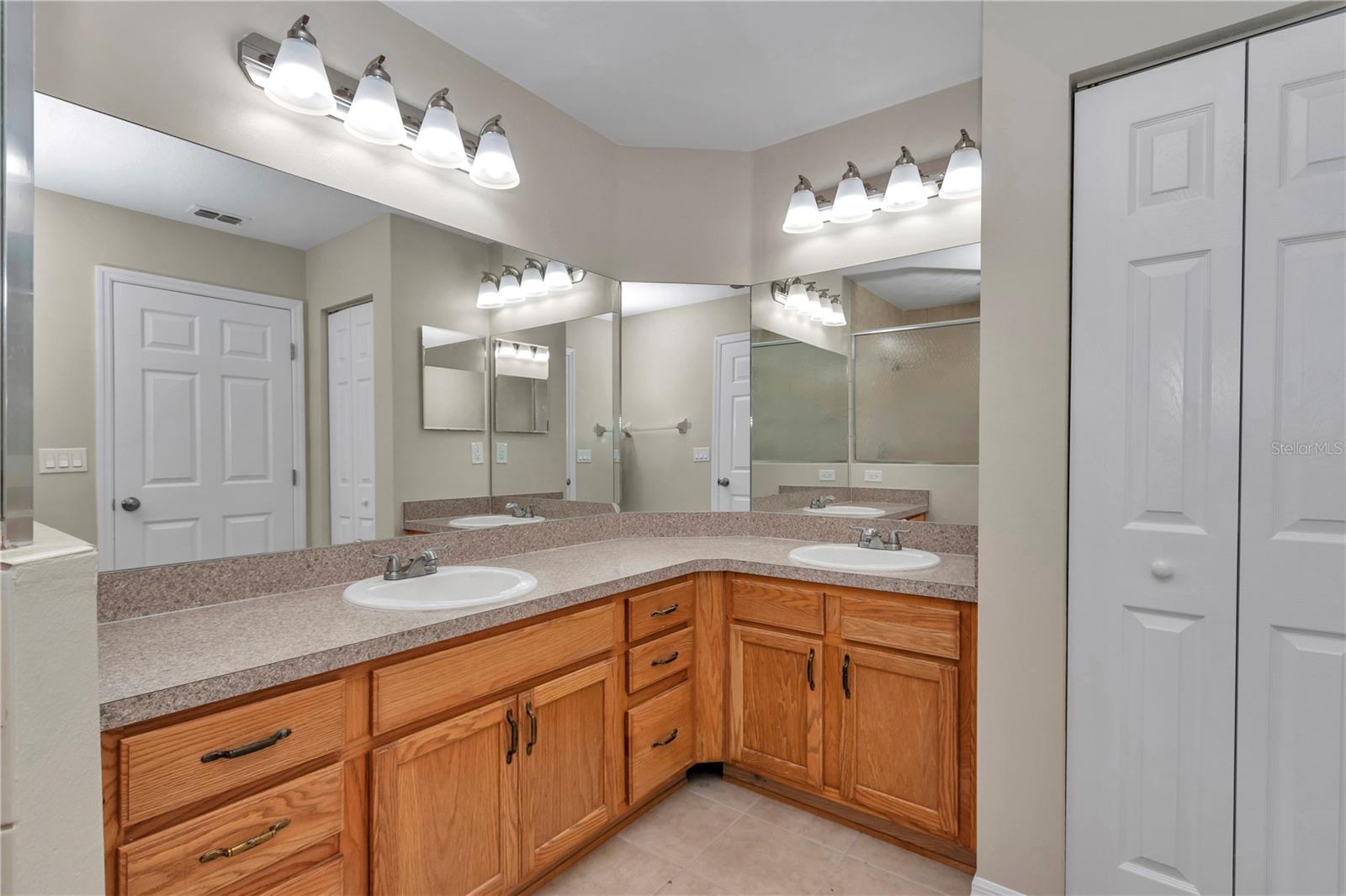 WILLISTON HLNDS - Residential