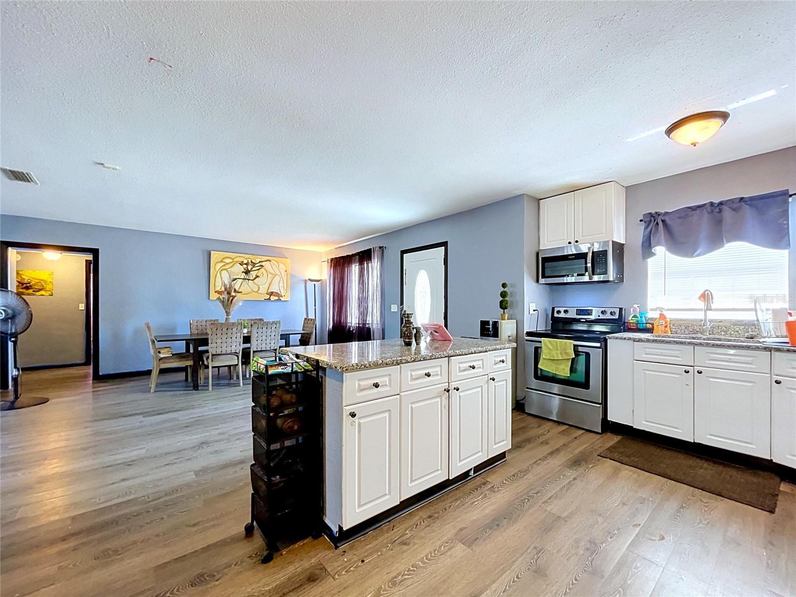 BAYOU HEIGHTS HANLONS - Residential
