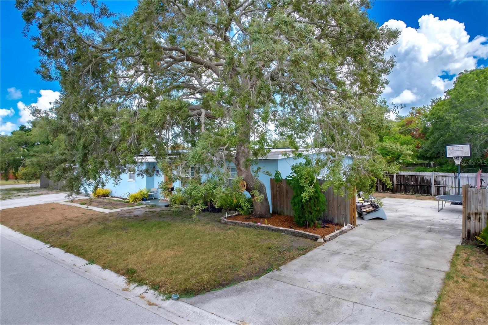 BAYOU HEIGHTS HANLONS - Residential