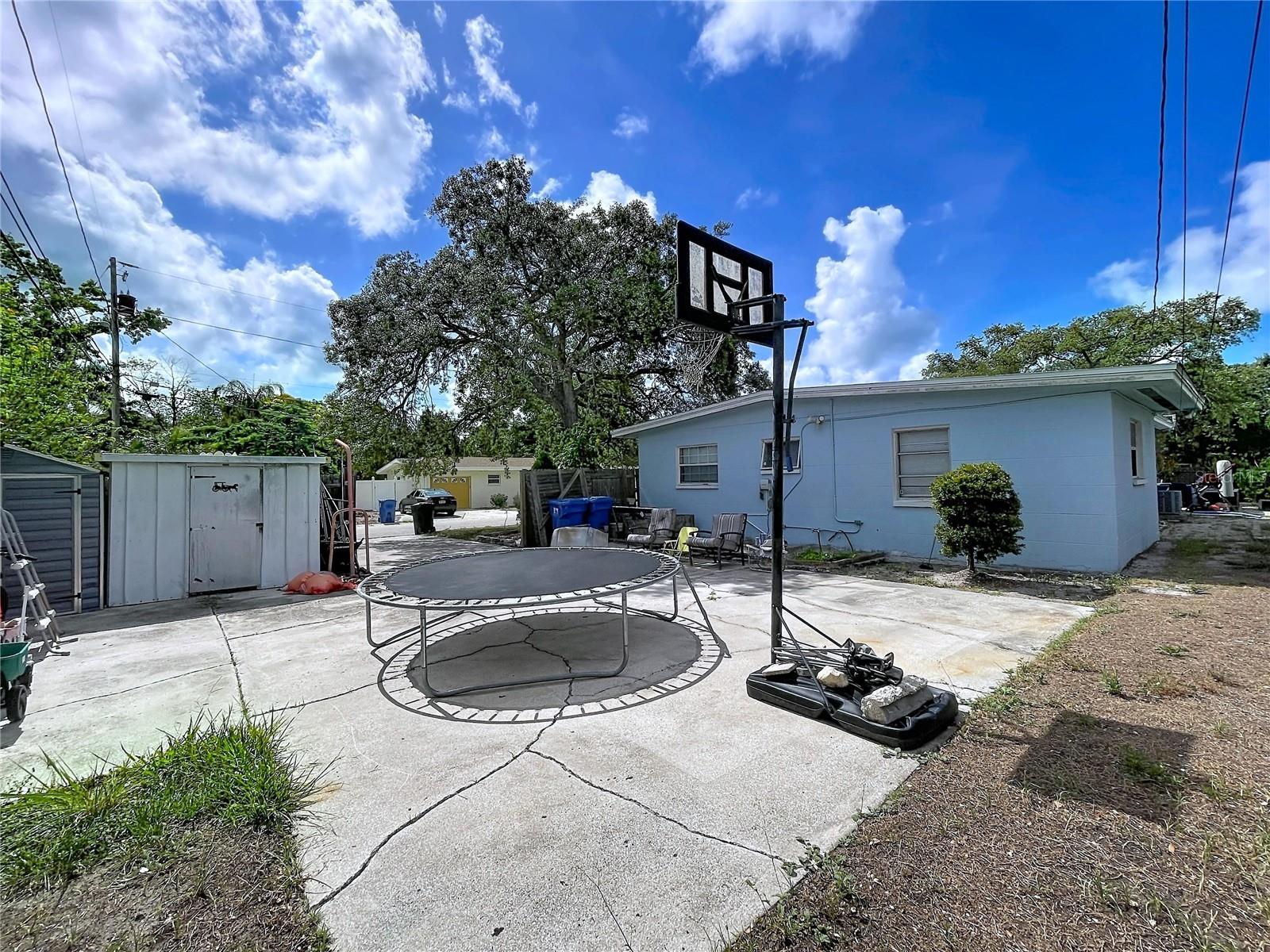 BAYOU HEIGHTS HANLONS - Residential
