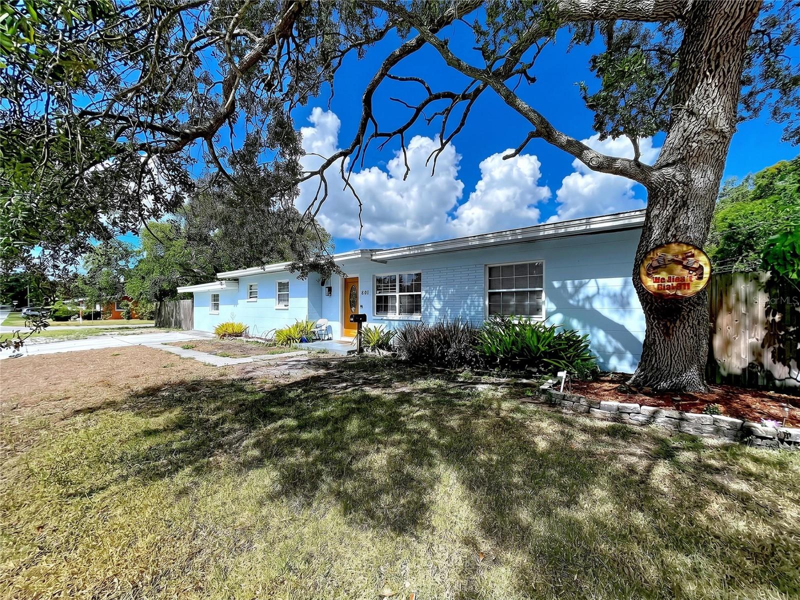 BAYOU HEIGHTS HANLONS - Residential