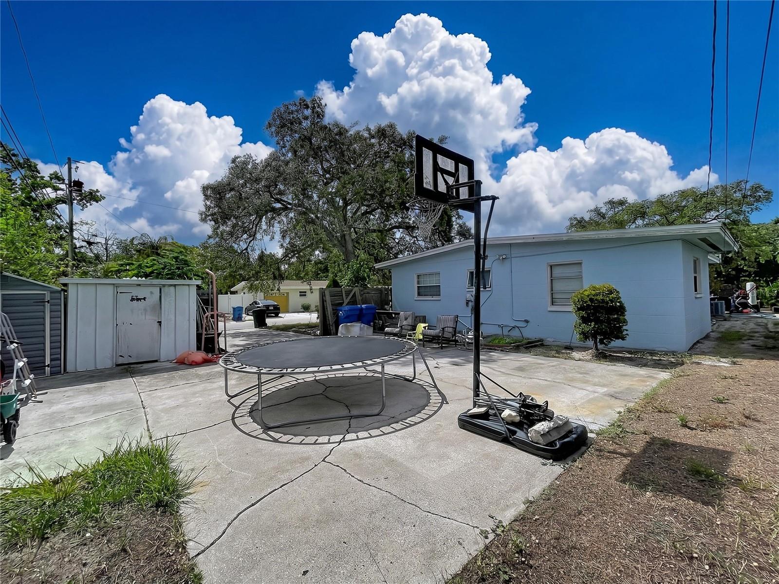 BAYOU HEIGHTS HANLONS - Residential